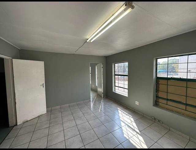 INDUSTRIAL PROPERTY TO RENT IN HALFWAY HOUSE